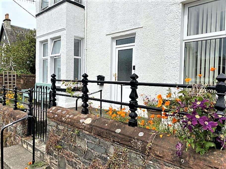 St John'S Flat Spacious Accomodation Dalry  Exterior photo